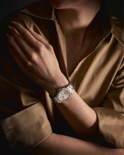 Riviera 10796 Watch for ladies | Check Prices on Baume & Mercier