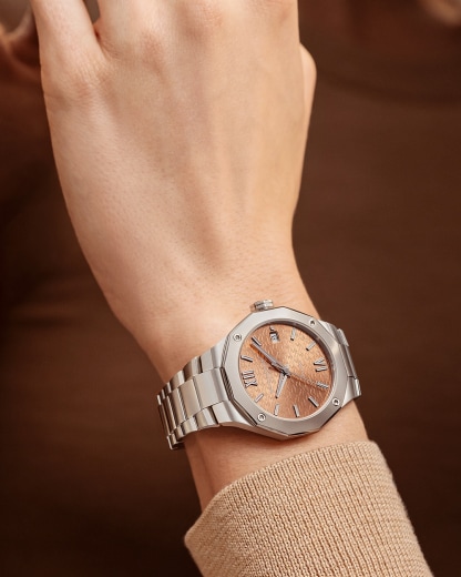 ساعة يد Riviera 10764 لـ للنساء | تفقُّد الأسعار على Baume & Mercier Other View