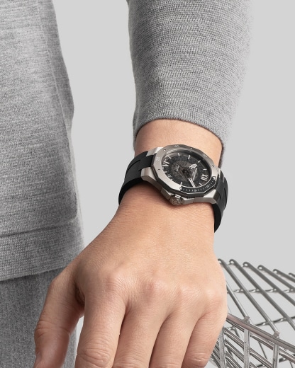 ساعة يد Riviera 10717 لـ للرجال | تفقُّد الأسعار على Baume & Mercier Close-Up