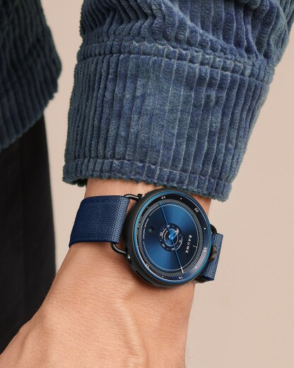 ساعة يد Baume 10680 لـ men | تفقُّد الأسعار على Baume & Mercier Close-Up